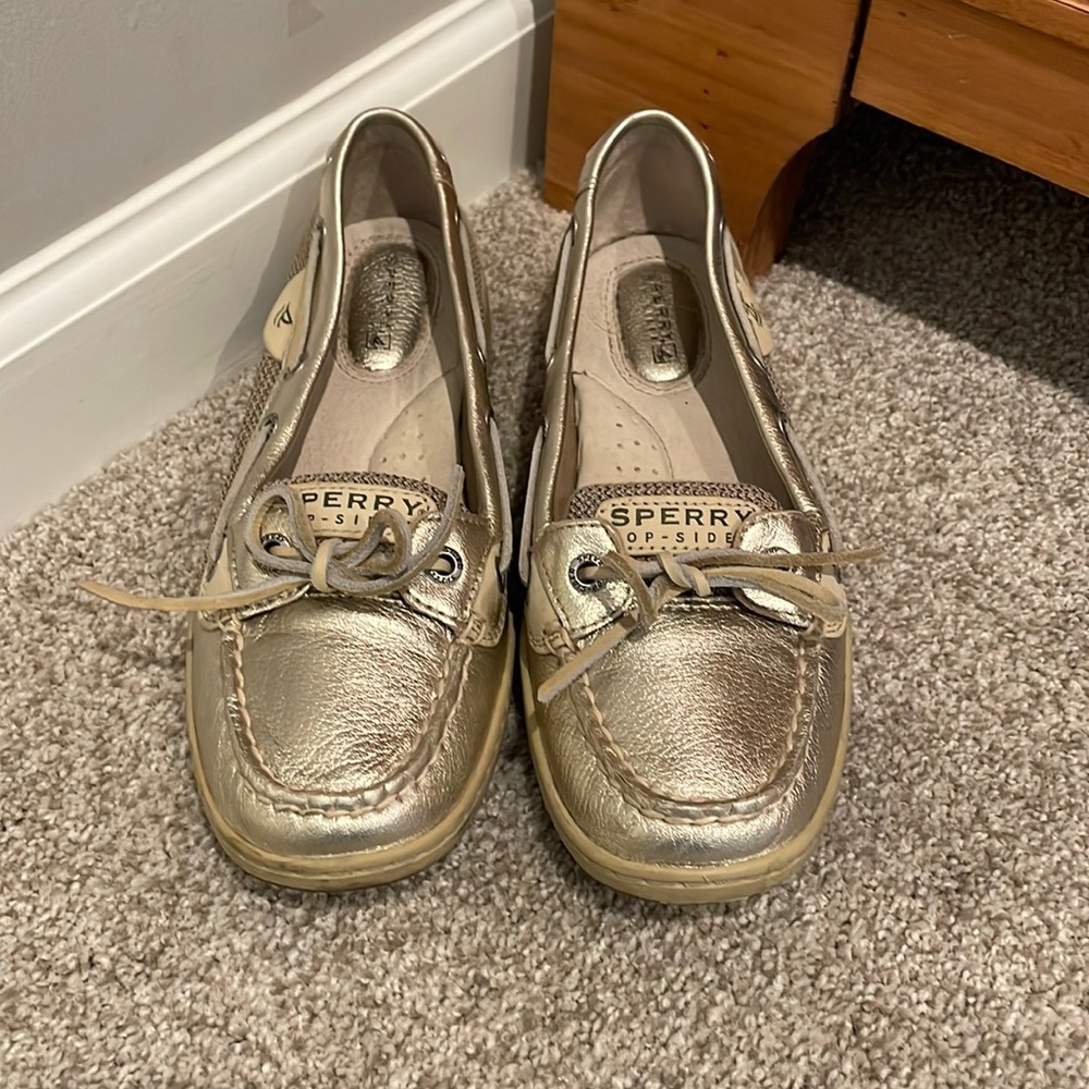 Women’s Sperry top-slider shoes, size 6.5